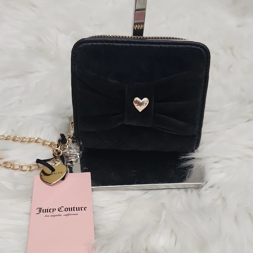▪️Juicy Couture ▪️Black Quilted Black Tied With A Bow Small Wallet ID Organizer